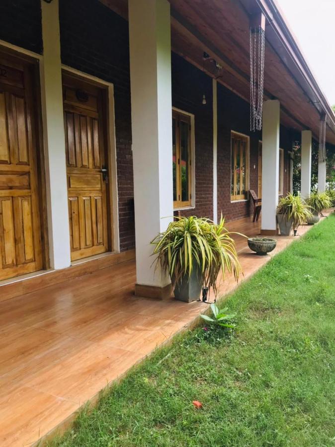 Hotel Italian Guest Trincomalee Exterior foto