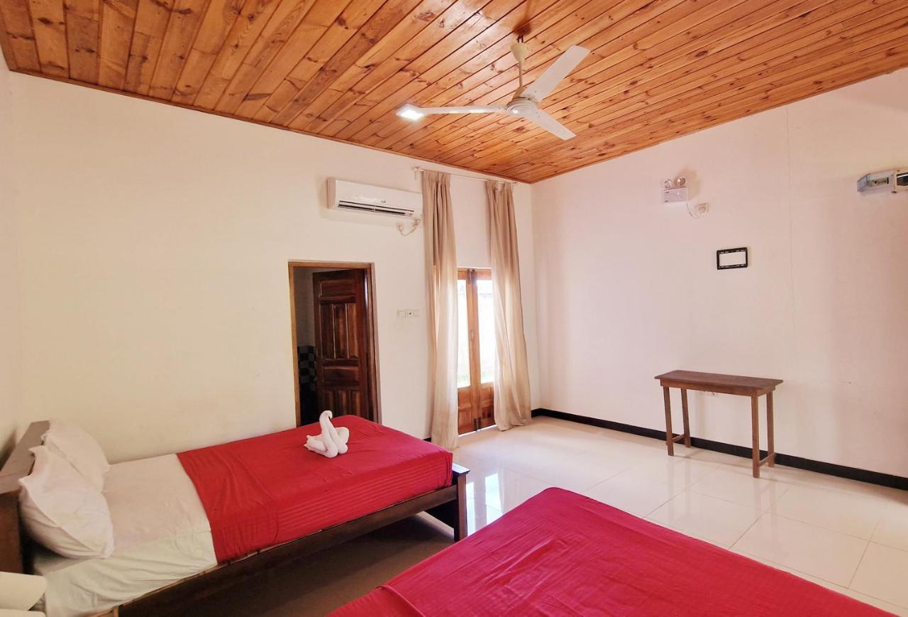 Hotel Italian Guest Trincomalee Exterior foto