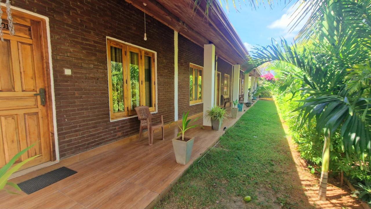 Hotel Italian Guest Trincomalee Exterior foto