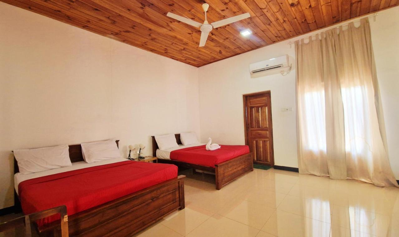 Hotel Italian Guest Trincomalee Exterior foto