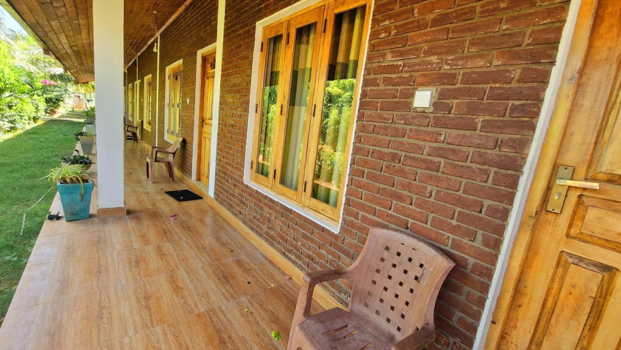 Hotel Italian Guest Trincomalee Exterior foto