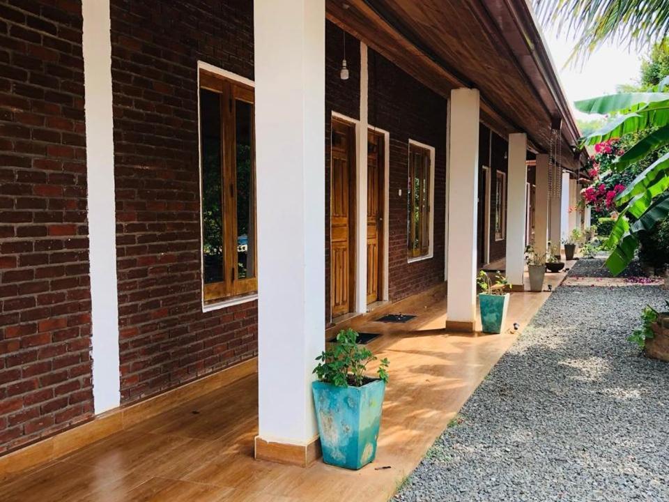 Hotel Italian Guest Trincomalee Exterior foto
