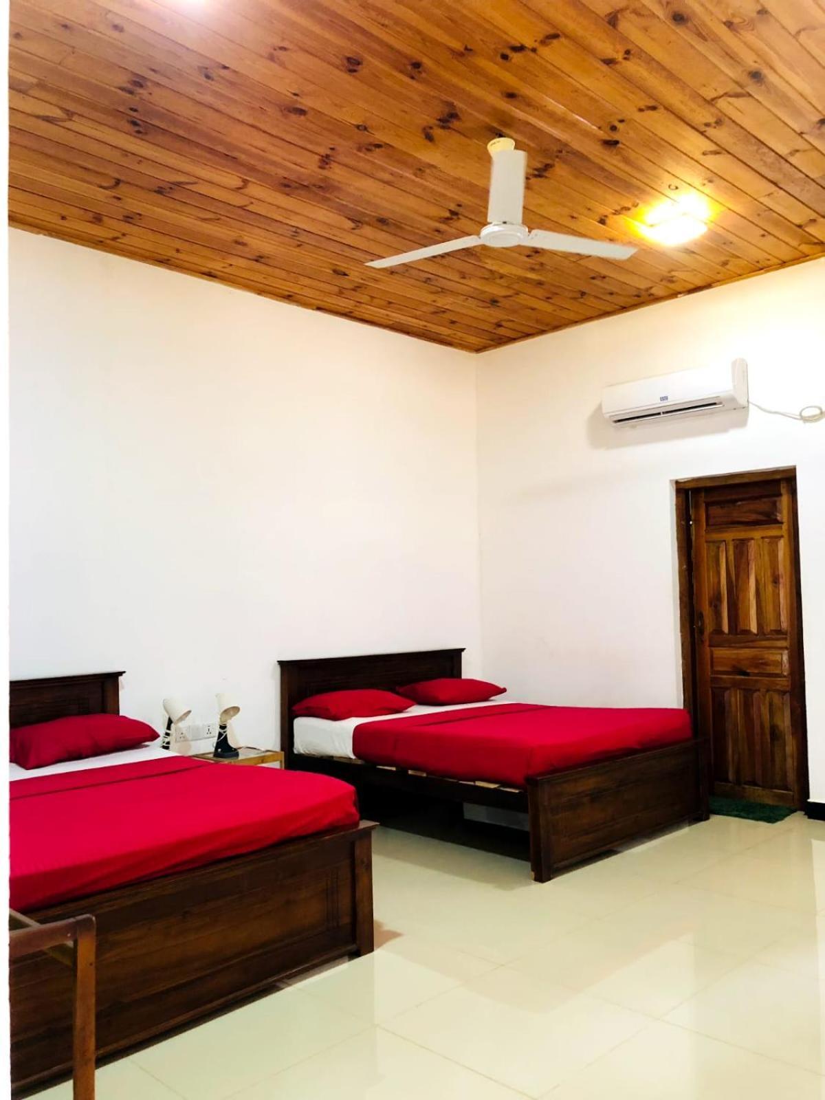 Hotel Italian Guest Trincomalee Exterior foto