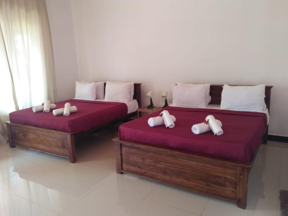 Hotel Italian Guest Trincomalee Exterior foto